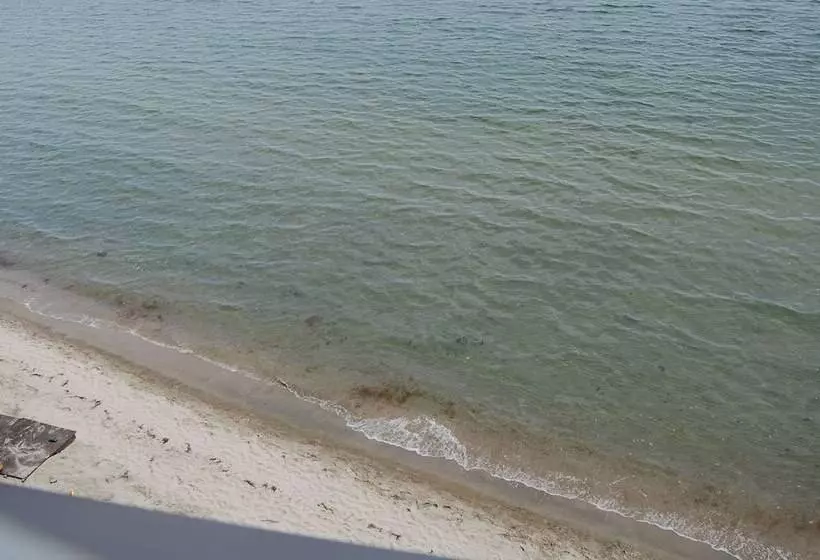 Hotelli Paralia Beach Boutique