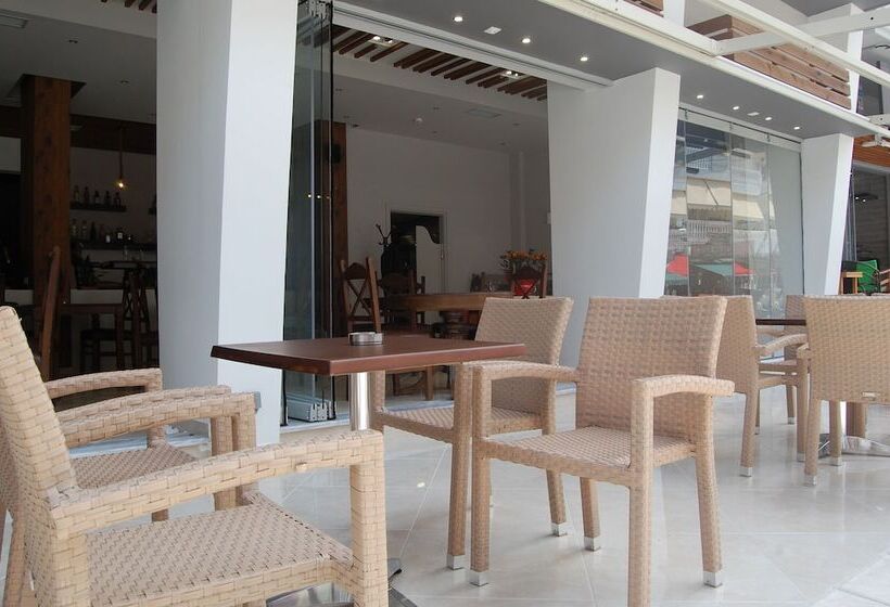 فندق Paralia Beach Boutique