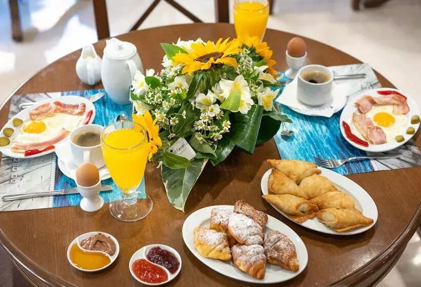 Hotelli Paralia Beach Boutique