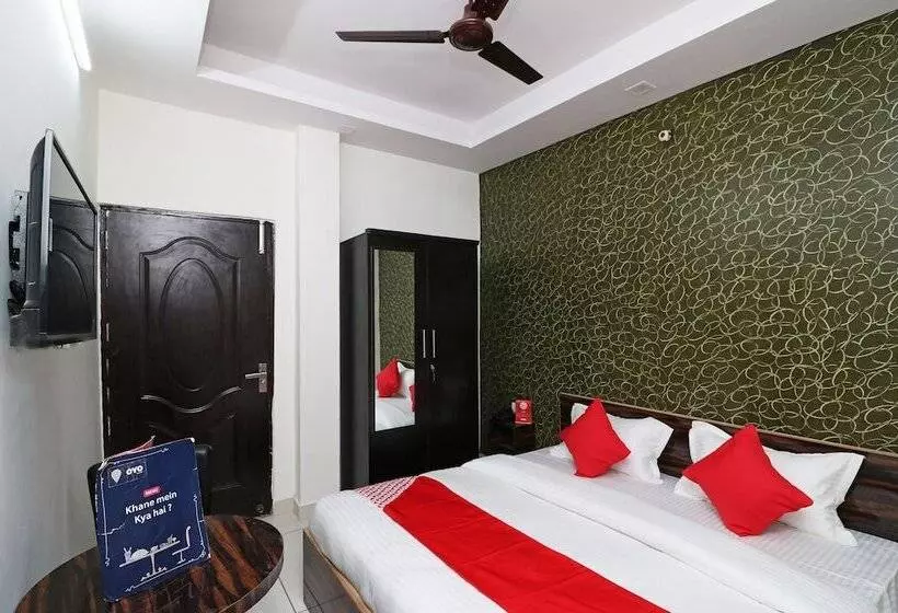 هتل Redstone By Oyo Rooms