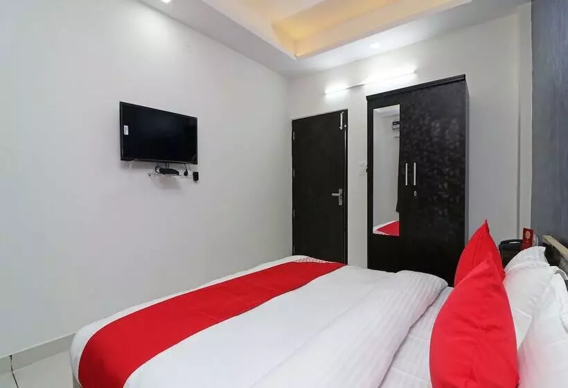 هتل Redstone By Oyo Rooms