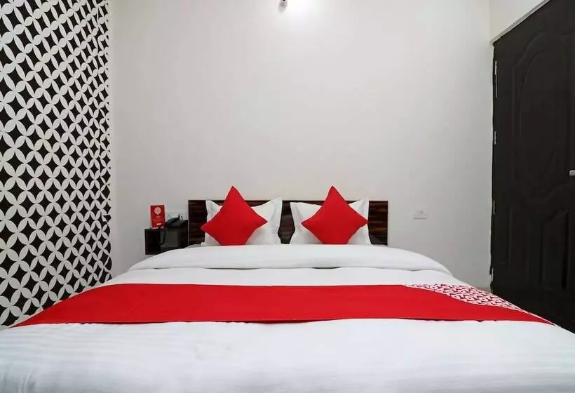 هتل Redstone By Oyo Rooms