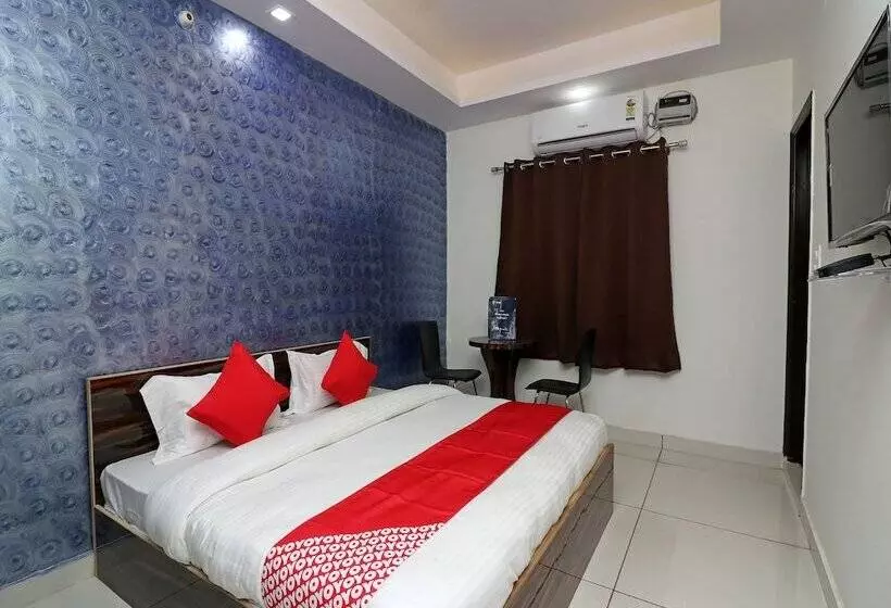 هتل Redstone By Oyo Rooms