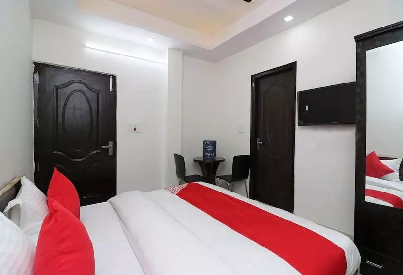 هتل Redstone By Oyo Rooms