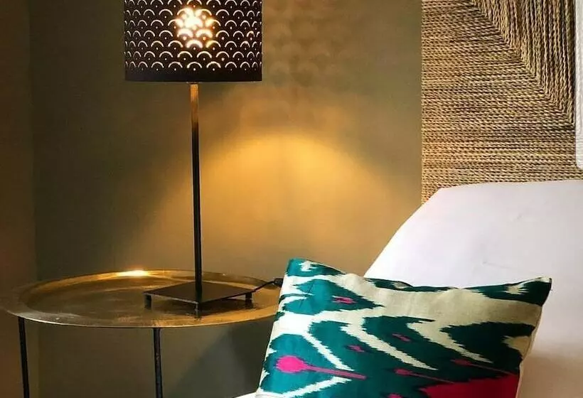 Art Riad Au Bord De La Mer