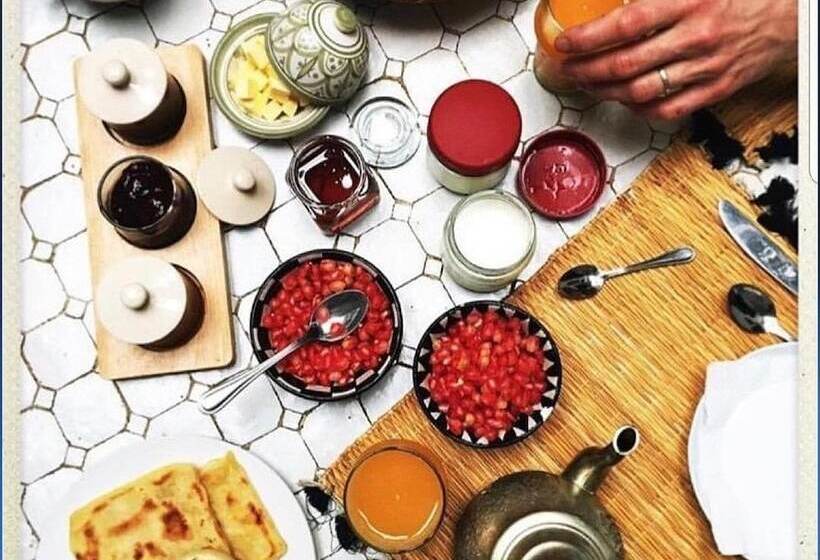 Art Riad Au Bord De La Mer