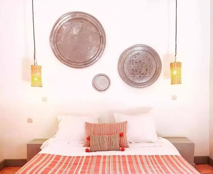 Art Riad Au Bord De La Mer