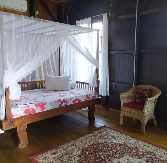 Aamiaismajoitus (B&B) Rock And Wreck Dive Resort