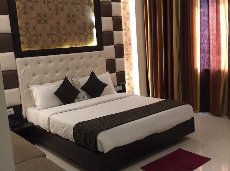 Hotel Grand Residency