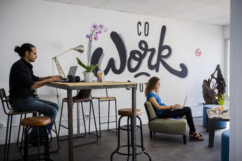 هتل Hôtel Le Grand Bleu