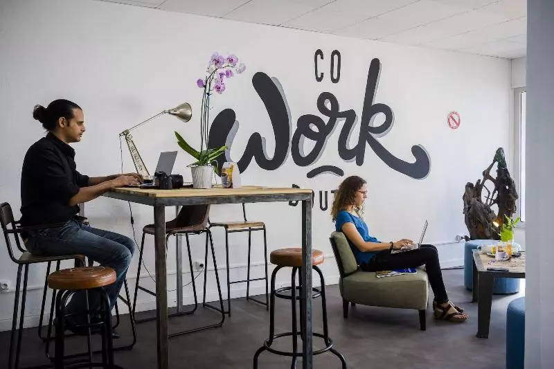 هتل Hôtel Le Grand Bleu