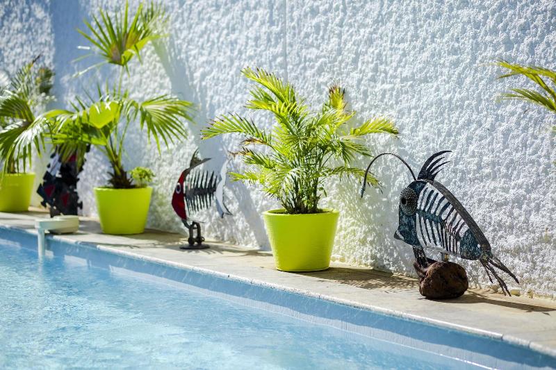 هتل Hôtel Le Grand Bleu