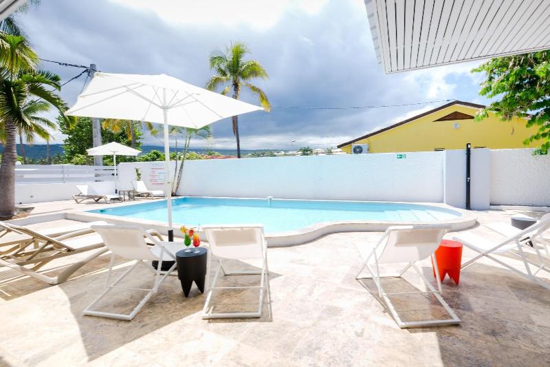 هتل Hôtel Le Grand Bleu