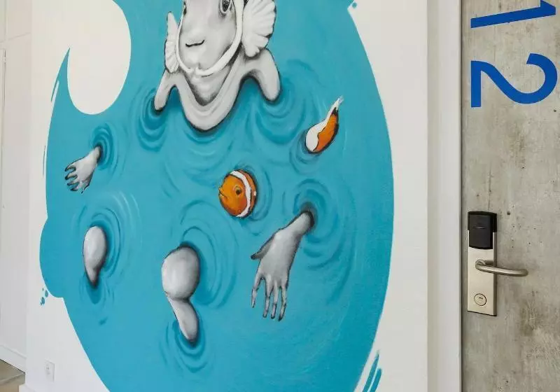 هتل Hôtel Le Grand Bleu