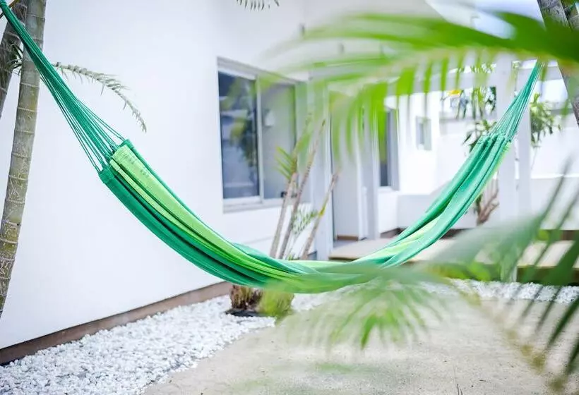 هتل Hôtel Le Grand Bleu