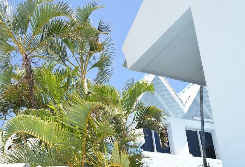 هتل Hôtel Le Grand Bleu