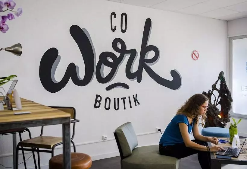 هتل Hôtel Le Grand Bleu