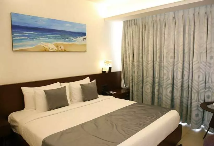 ホテル Capital O 28820 Silver Shell Resort