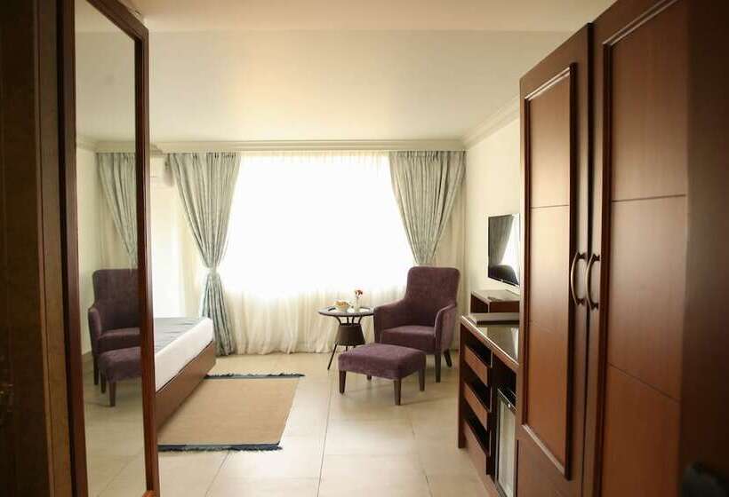 Hotel Capital O 28820 Silver Shell Resort