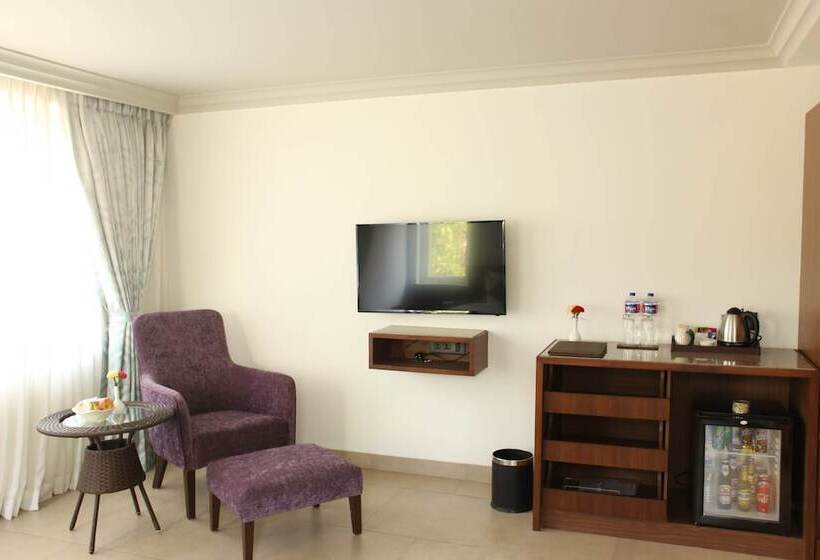 Hotel Capital O 28820 Silver Shell Resort