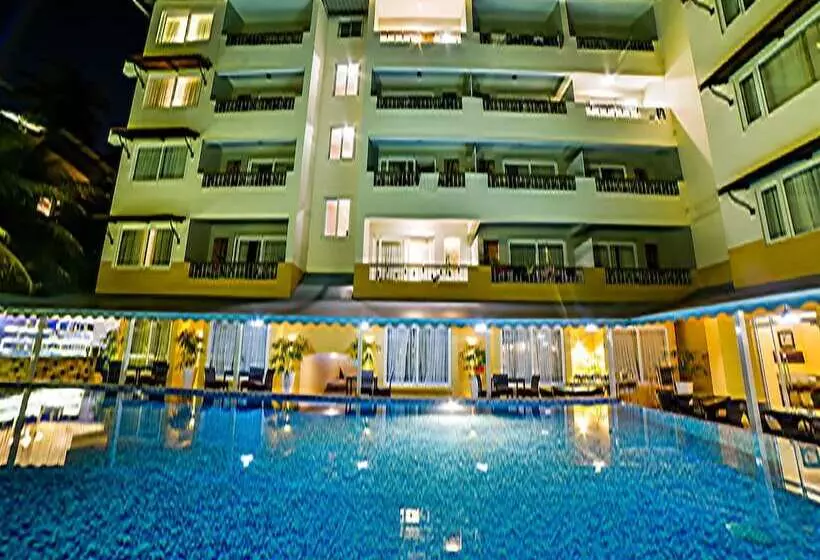 ホテル Capital O 28820 Silver Shell Resort