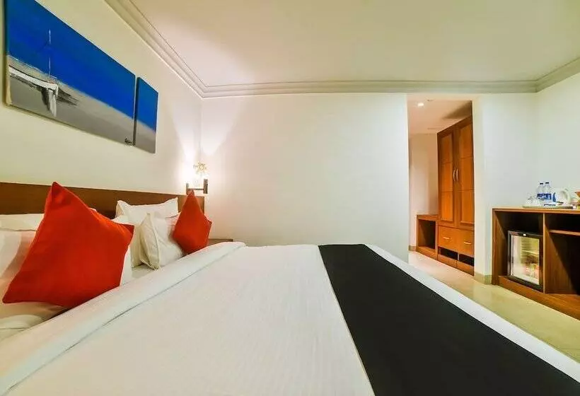 ホテル Capital O 28820 Silver Shell Resort