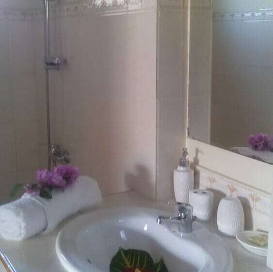 هتل Tsienimparihy