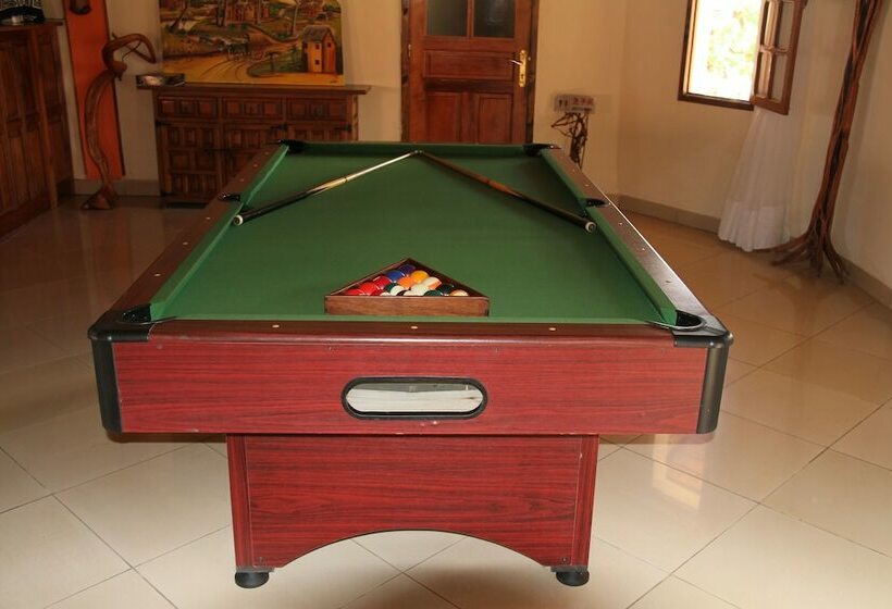 هتل Tsienimparihy