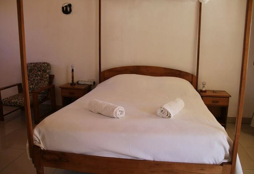 هتل Tsienimparihy