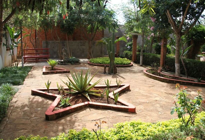 هتل Tsienimparihy