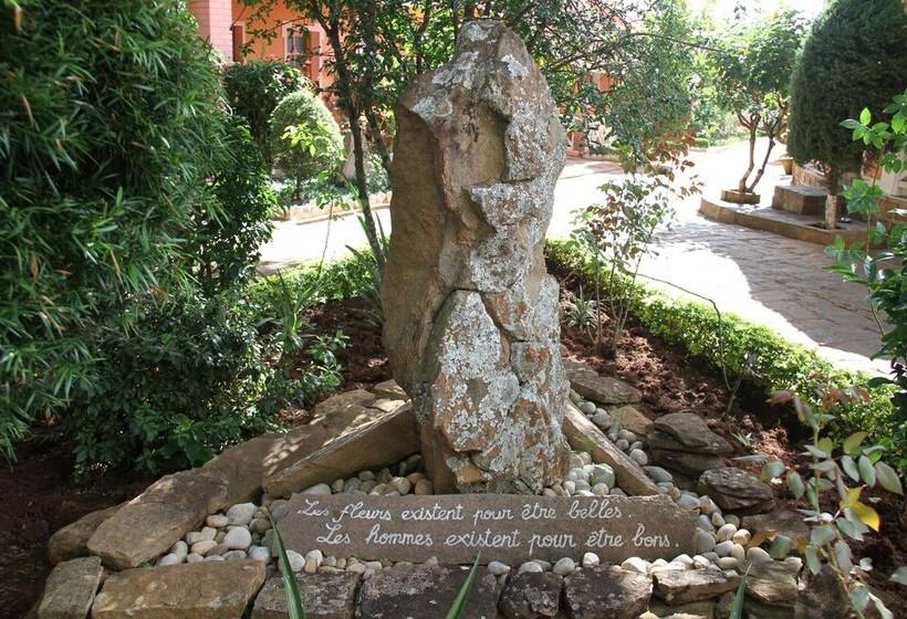 هتل Tsienimparihy