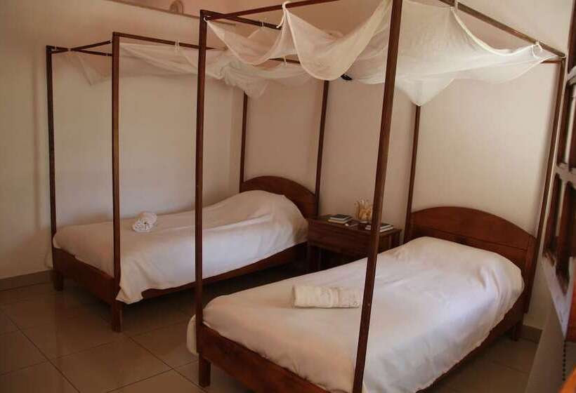 هتل Tsienimparihy