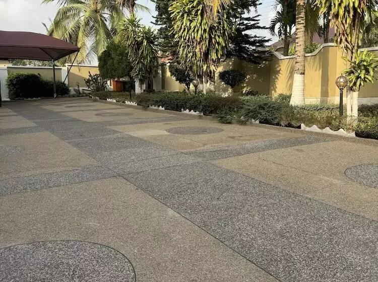 ペンション Larosa Executive Guest House