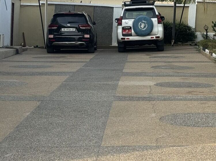 Пансион Larosa Executive Guest House