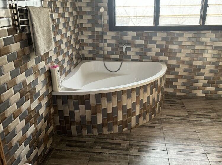 Пансион Larosa Executive Guest House