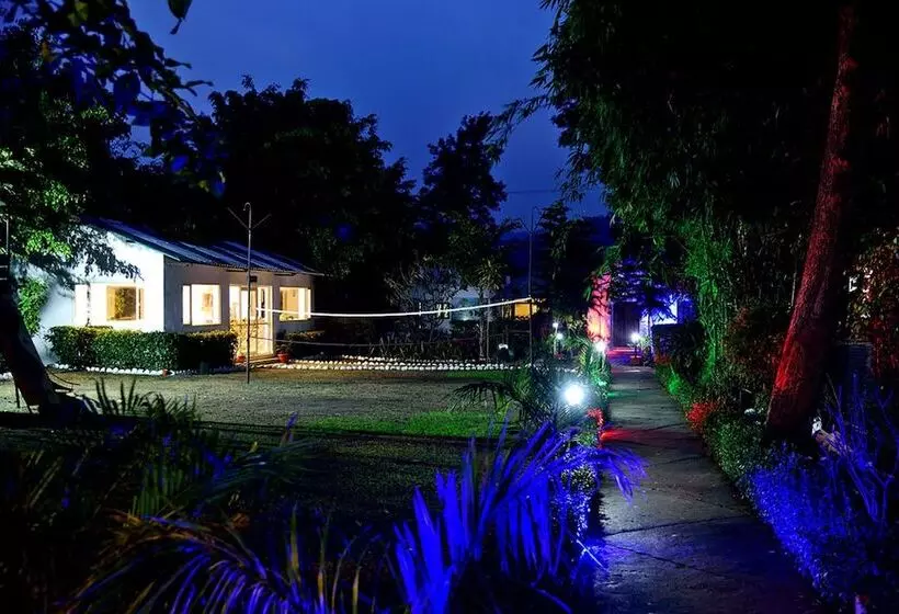 リゾートホテル Sunita Corbett Retreat By Opensky