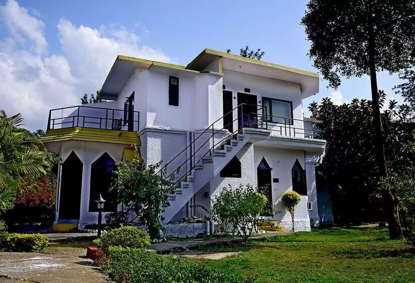リゾートホテル Sunita Corbett Retreat By Opensky