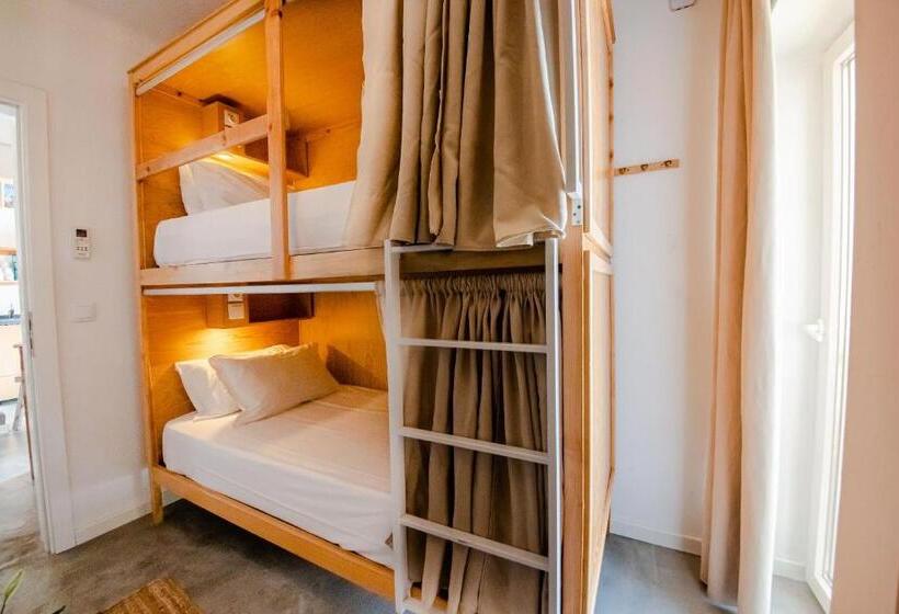 هاستل Selina Boavista Ericeira