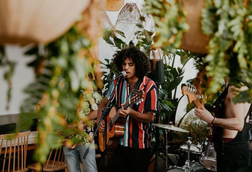 هاستل Selina Boavista Ericeira