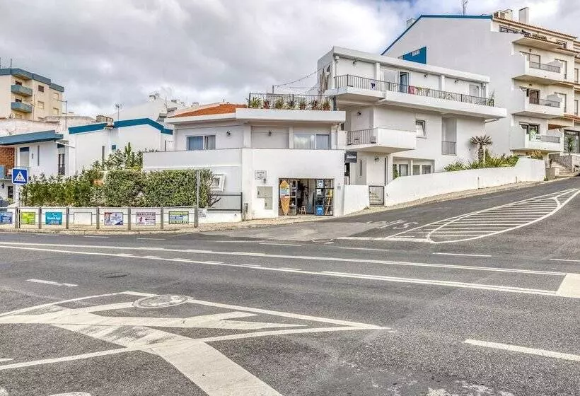 Retkeilymaja Selina Boavista Ericeira