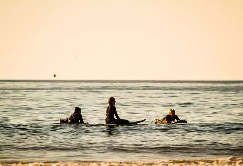 Retkeilymaja Selina Boavista Ericeira