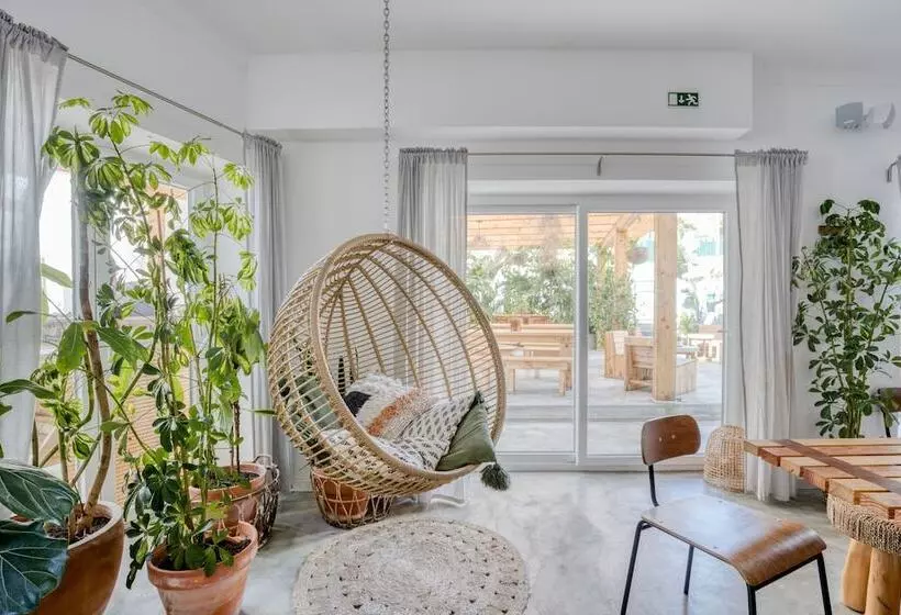 Retkeilymaja Selina Boavista Ericeira