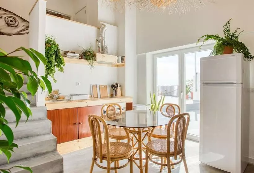 Retkeilymaja Selina Boavista Ericeira