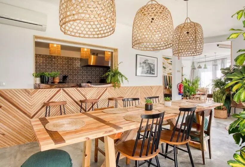 Retkeilymaja Selina Boavista Ericeira