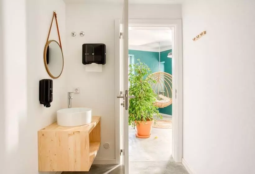 Retkeilymaja Selina Boavista Ericeira