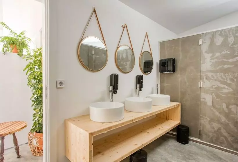 Retkeilymaja Selina Boavista Ericeira