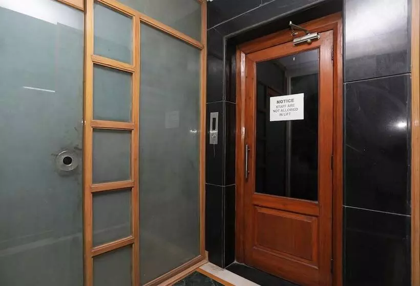 Hotel Capital O 14451 The Residency