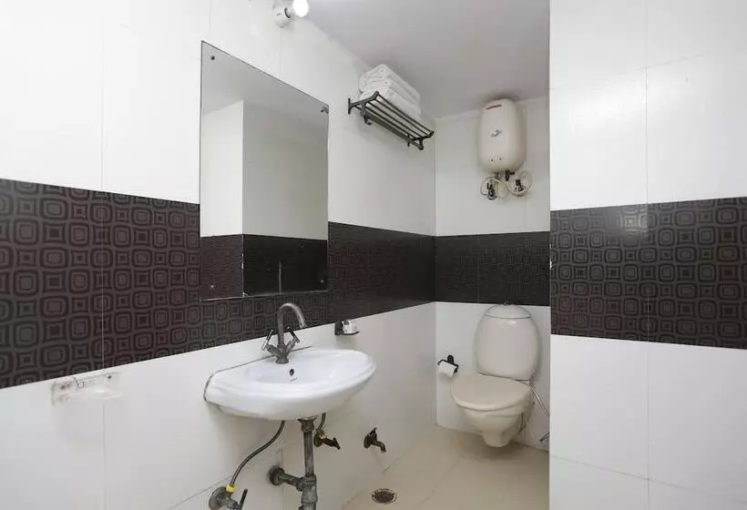Hotel Capital O 14451 The Residency