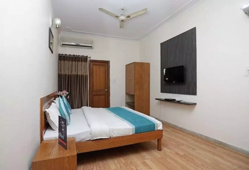 Hotel Capital O 14451 The Residency