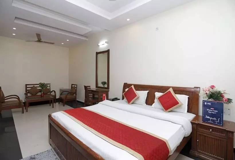Hotel Capital O 14451 The Residency